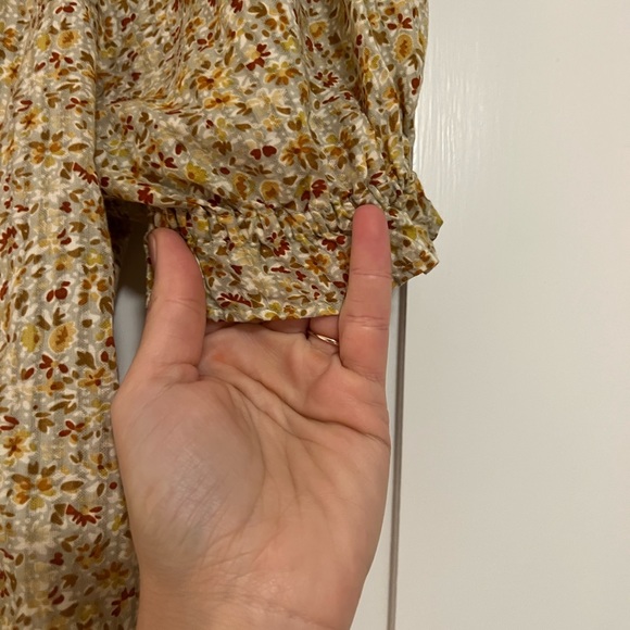 Madewell Hopewell Puff-Sleeve Crop Top in Cottage Garden - Picture 8 of 11